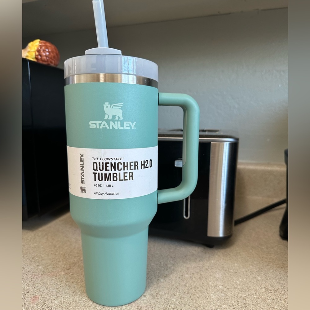 Stanley 40oz Quencher